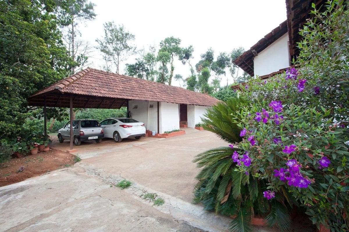 Sardar Bahadur'S Heritage Bungalow Estate Stay Napoklu Экстерьер фото