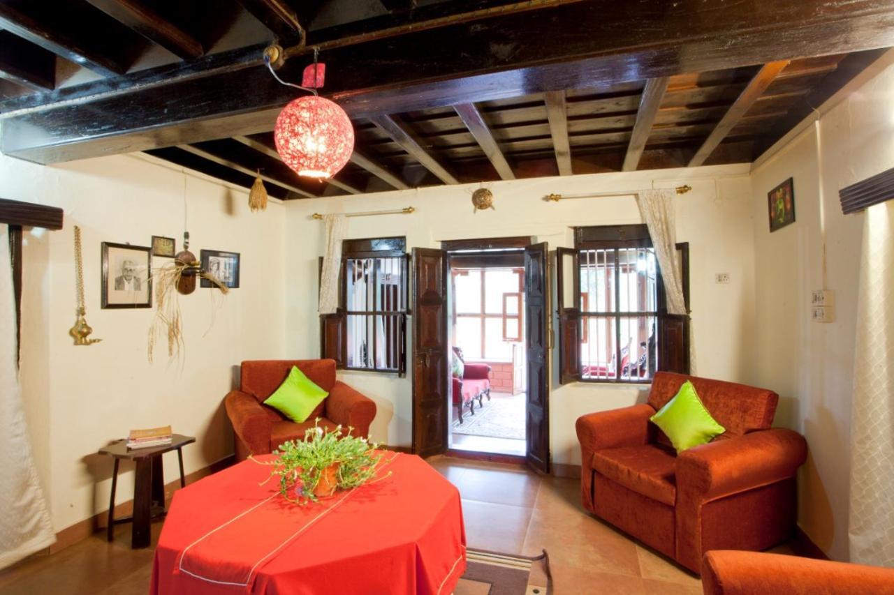 Sardar Bahadur'S Heritage Bungalow Estate Stay Napoklu Экстерьер фото