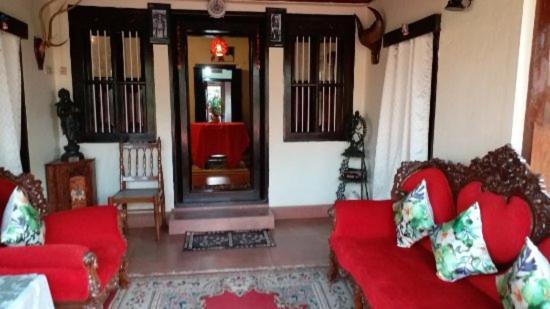 Sardar Bahadur'S Heritage Bungalow Estate Stay Napoklu Экстерьер фото
