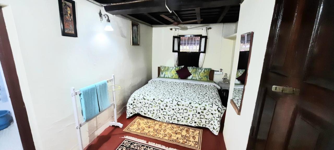 Sardar Bahadur'S Heritage Bungalow Estate Stay Napoklu Экстерьер фото