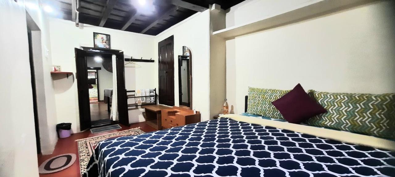 Sardar Bahadur'S Heritage Bungalow Estate Stay Napoklu Экстерьер фото