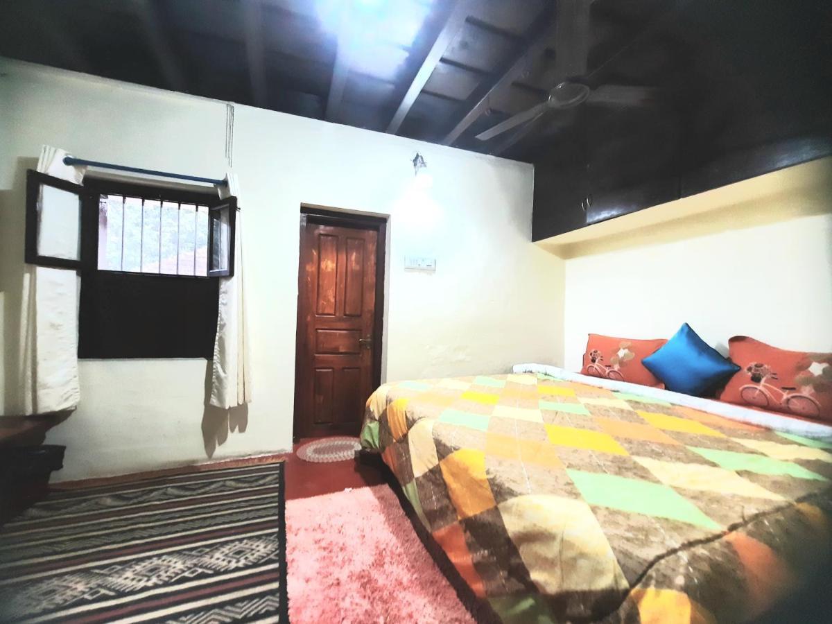 Sardar Bahadur'S Heritage Bungalow Estate Stay Napoklu Экстерьер фото