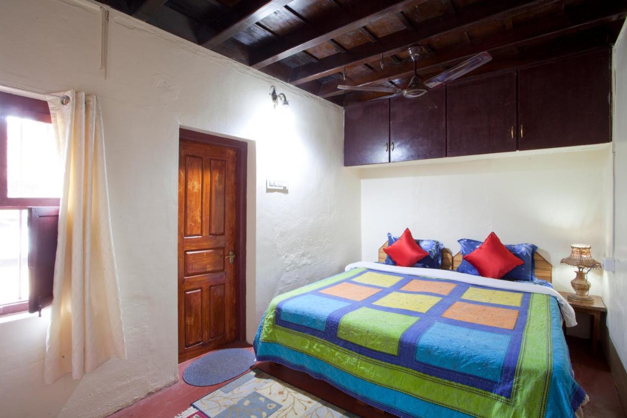 Sardar Bahadur'S Heritage Bungalow Estate Stay Napoklu Экстерьер фото