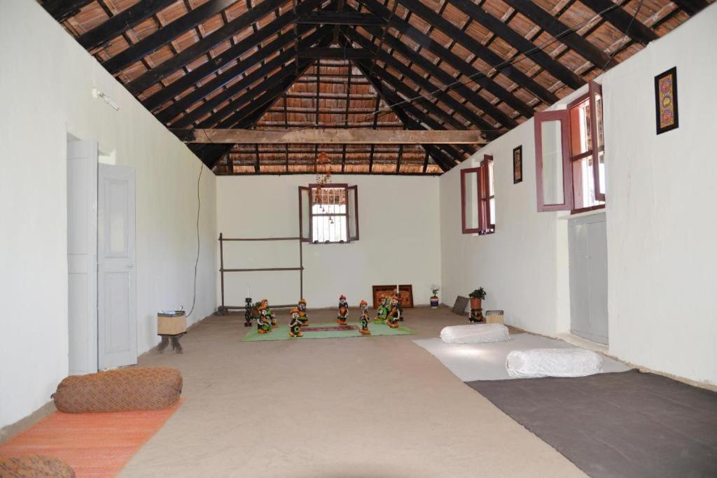 Sardar Bahadur'S Heritage Bungalow Estate Stay Napoklu Экстерьер фото